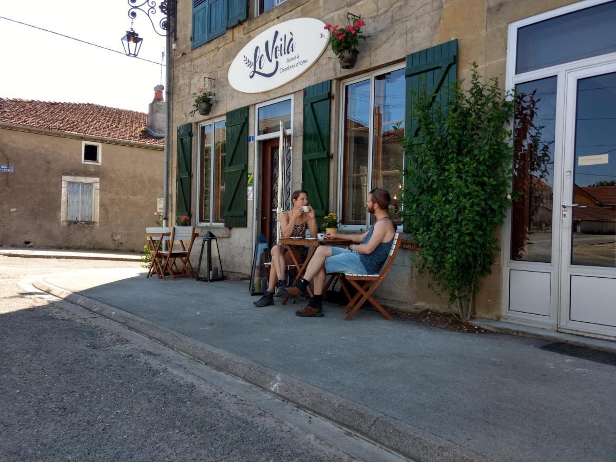 Le Voila Bed and Breakfast Melay  Eksteriør billede