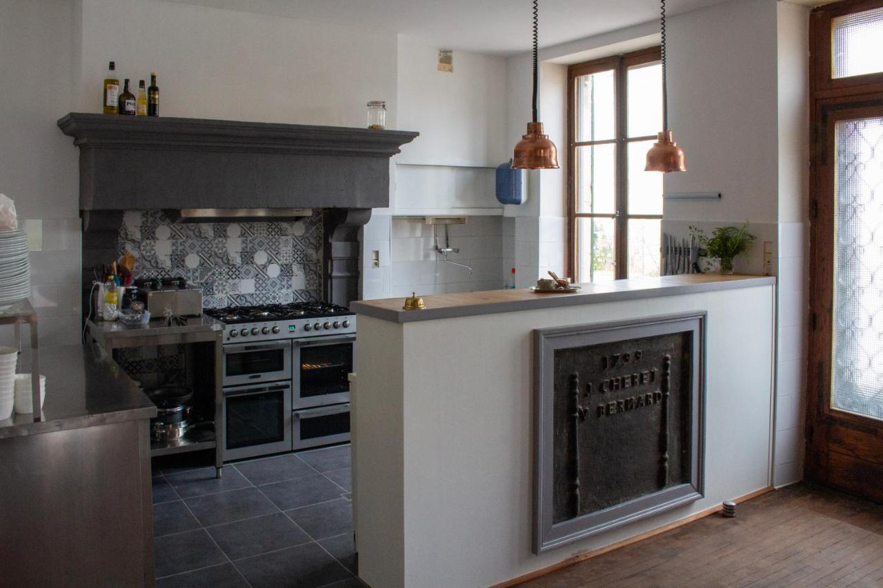 Le Voila Bed and Breakfast Melay  Eksteriør billede