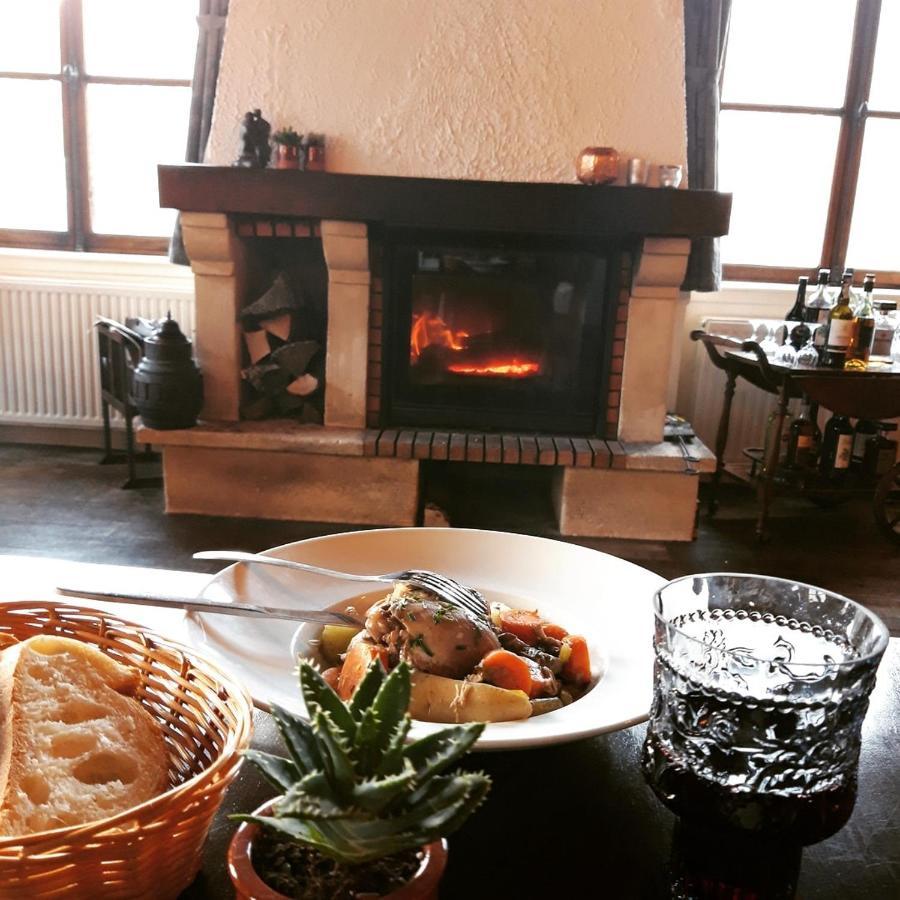 Le Voila Bed and Breakfast Melay  Eksteriør billede